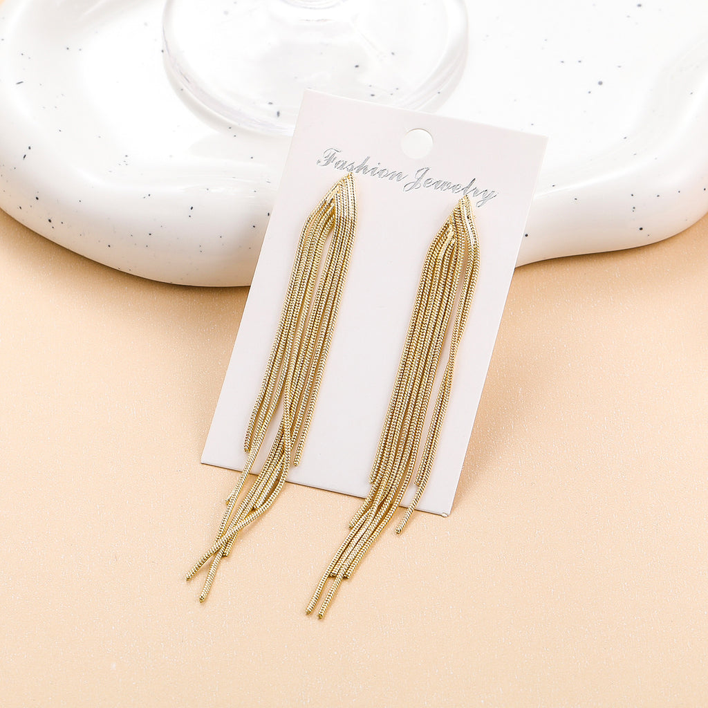 Damen Statement-Ohrringe mit fransigen Akzenten Shop Nory