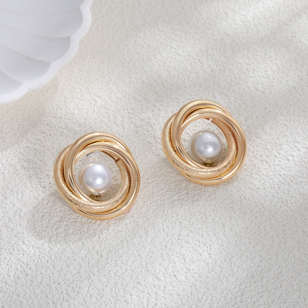 Damen Perlenohrringe mit elegantem Goldrahmen Shop Nory