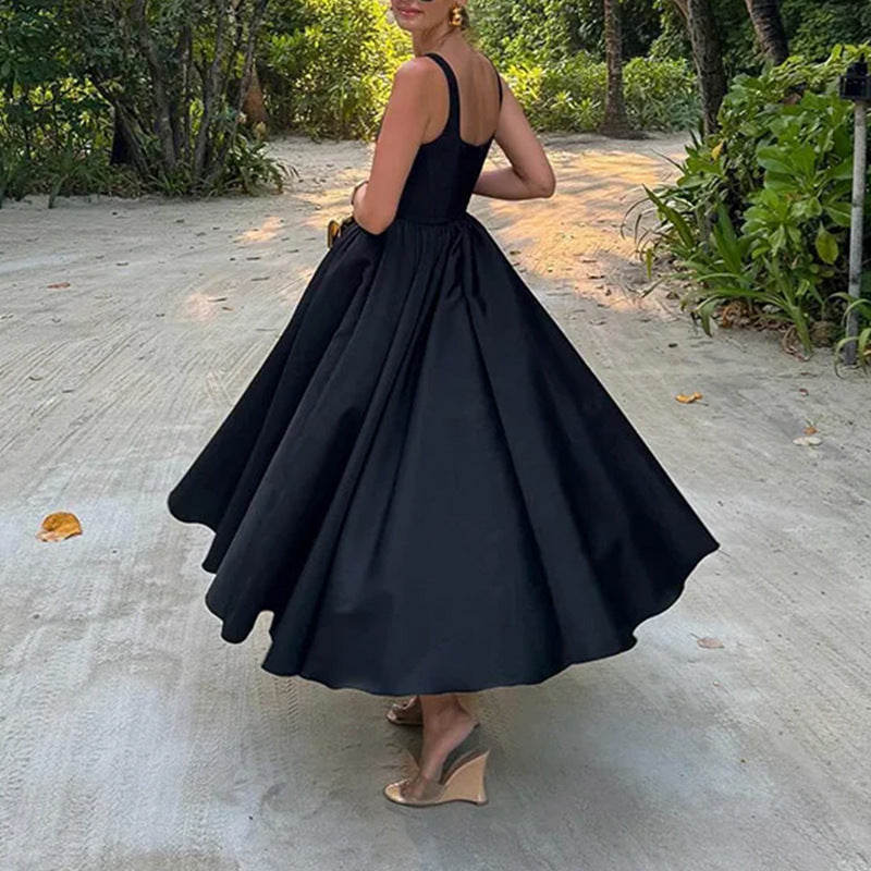 Damen Elegantes Ballkleid mit Einem Taillierten Oberteil und Weichem, Schwingendem Rock