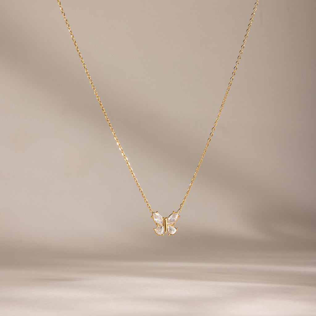 Damen Halskette mit elegantem Schmetterlingsanhänger aus hypoallergenem Edelstahl Shop Nory