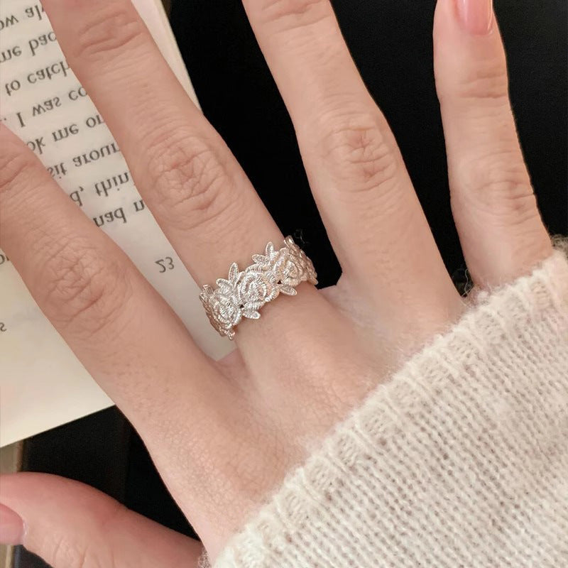 Damenring mit floralem Reliefdesign Shop Nory