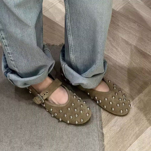 Damen Designerschuhe mit modischen Nietenakzenten Shopnory