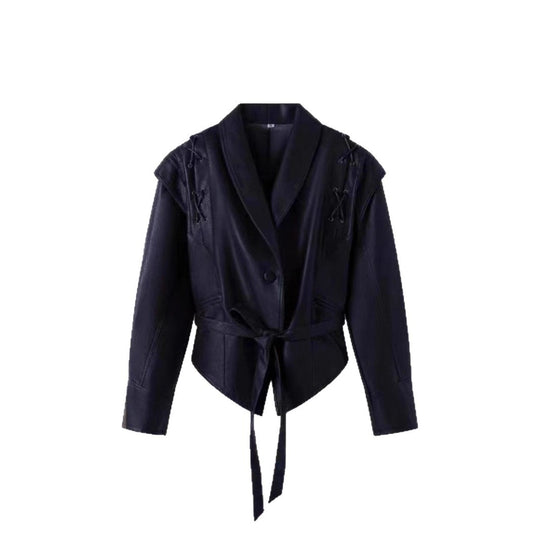 Damen kurzgeschnittene Kunstlederjacke mit Schalkragen, Schnürdetails an Schultern und Taillengürtel Shop Nory