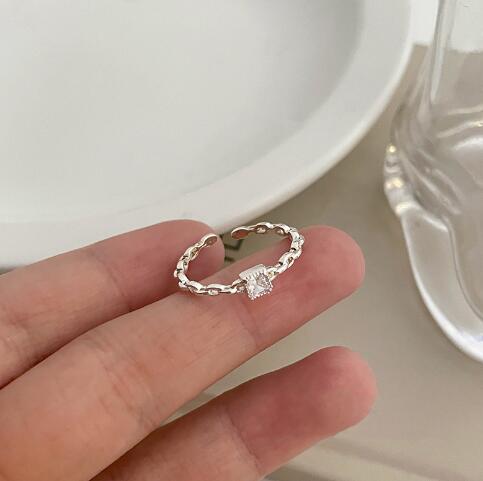 Damen offener Ring mit funkelndem Zirkon und modernem Kettendesign Shop Nory