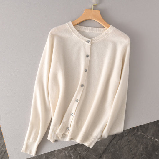 Damen Leichter Rundhals-Knopfcardigan in Kaschmiroptik mit feiner Rippkante und lässiger Silhouette Shop Nory