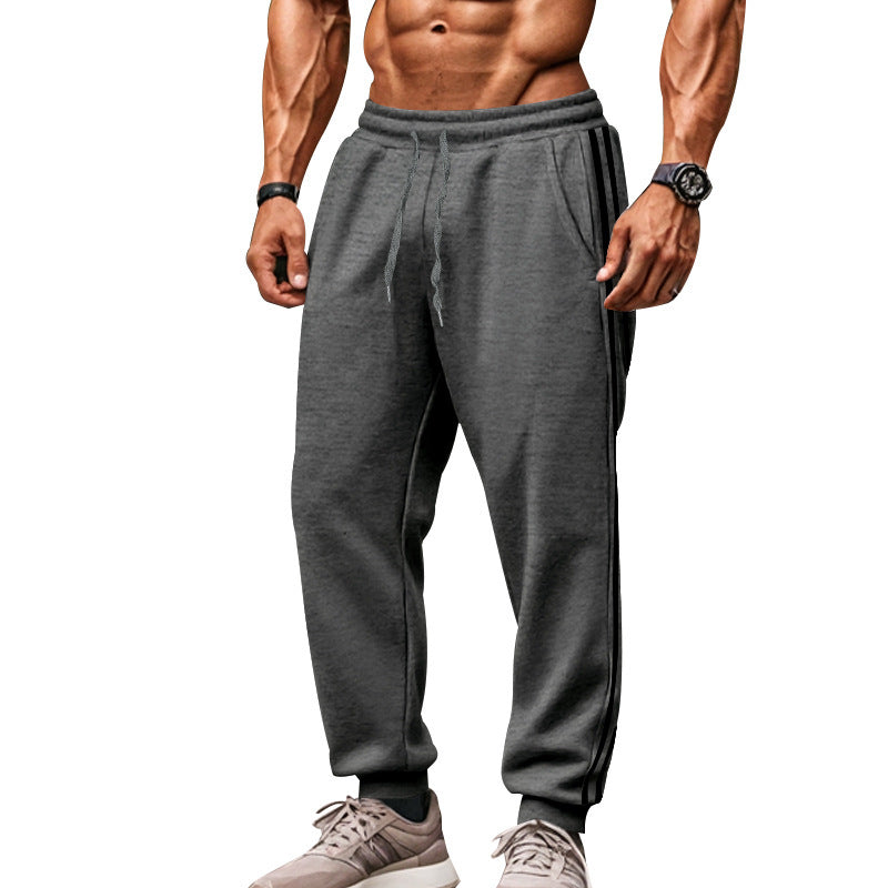 Herren Bequeme Sporthose mit kontrastierenden Seiteneinsätzen und elastischem Bund Shopnory