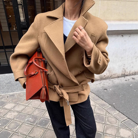 Damen Taillierter Wollmix-Kurzmantel mit Bindegürtel, breitem Revers und Knopfmanschetten Shop Nory