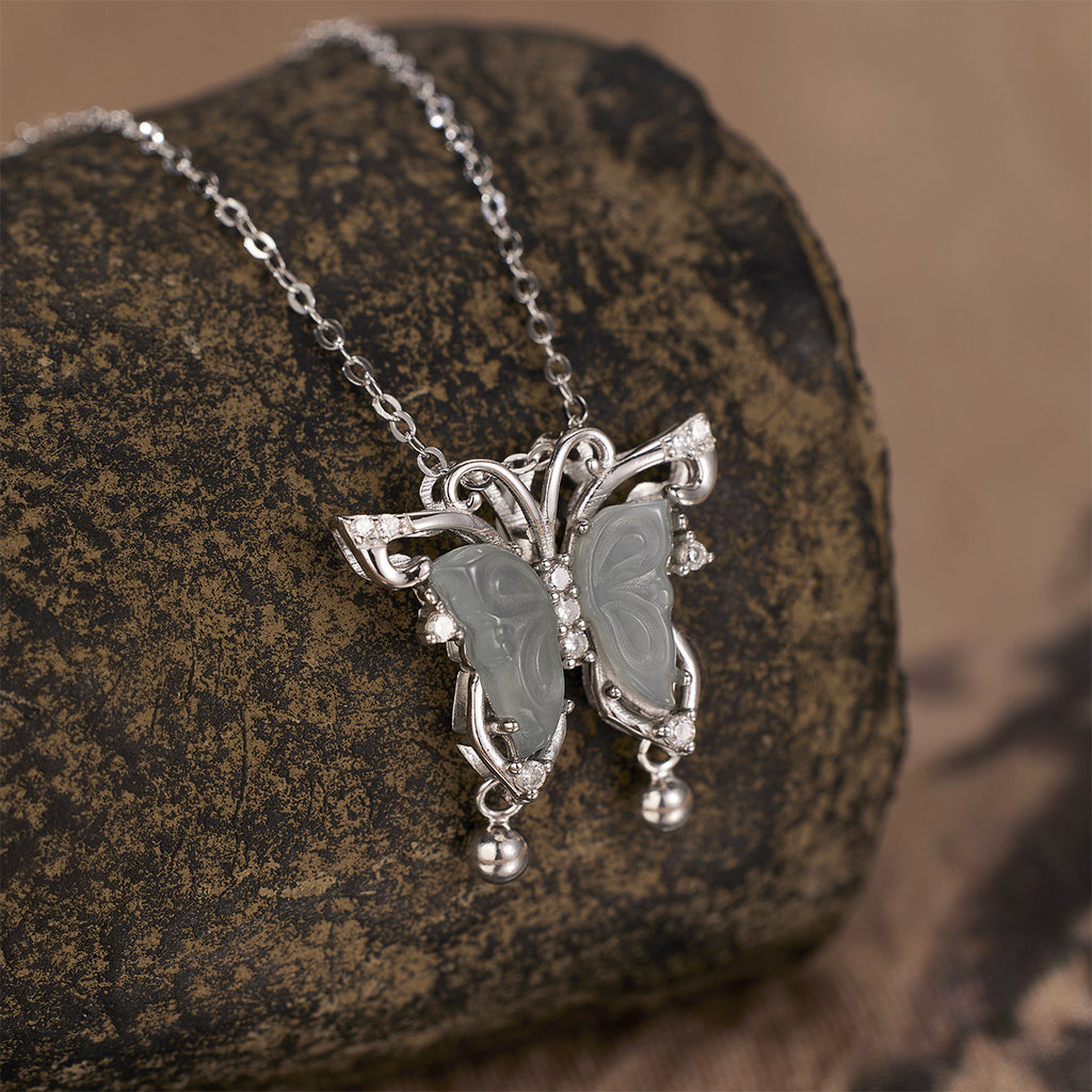 Damen Halskette mit kunstvollem Schmetterlingsanhänger und strahlenden Zirkonia Shop Nory