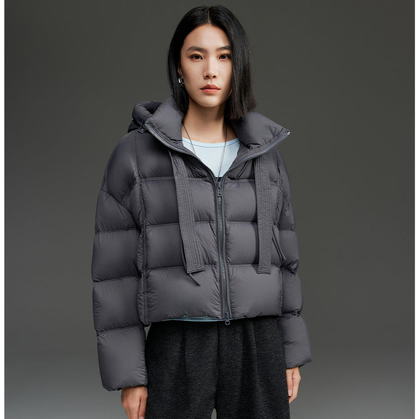 Damen Kurz geschnittene Boxy-Steppjacke mit voluminöser Kapuze und Kordelzug Shop Nory