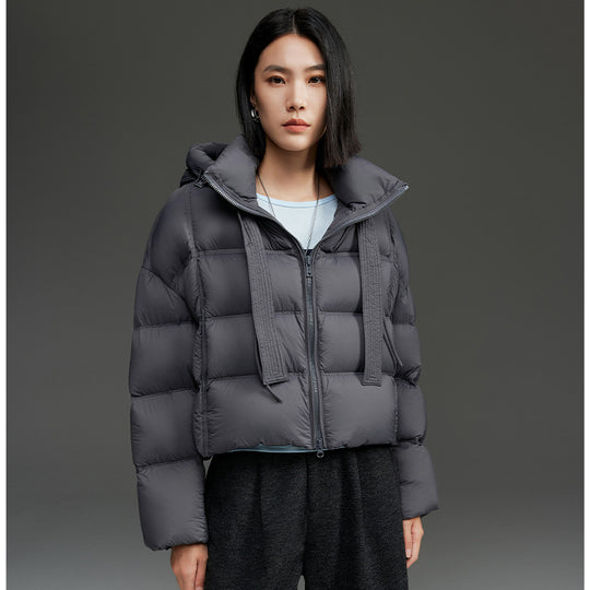 Damen Kurz geschnittene Boxy-Steppjacke mit voluminöser Kapuze und Kordelzug Shop Nory