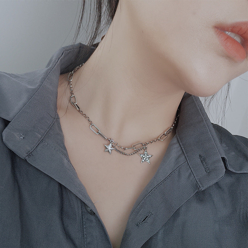 Damen Halskette mit verspielt funkelnden Sternen und modernem Gliederdesign Shop Nory