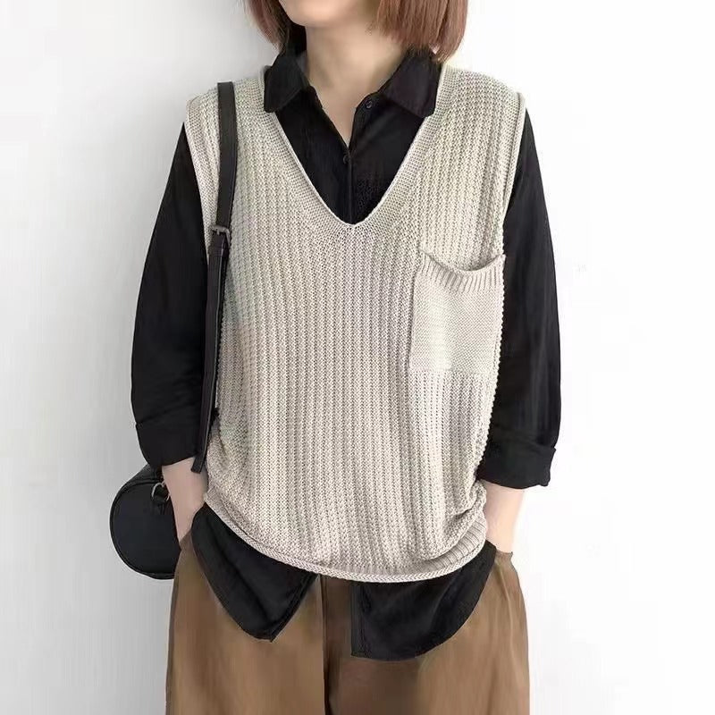 Damen Strickweste mit V-Ausschnitt und praktischer Brusttasche