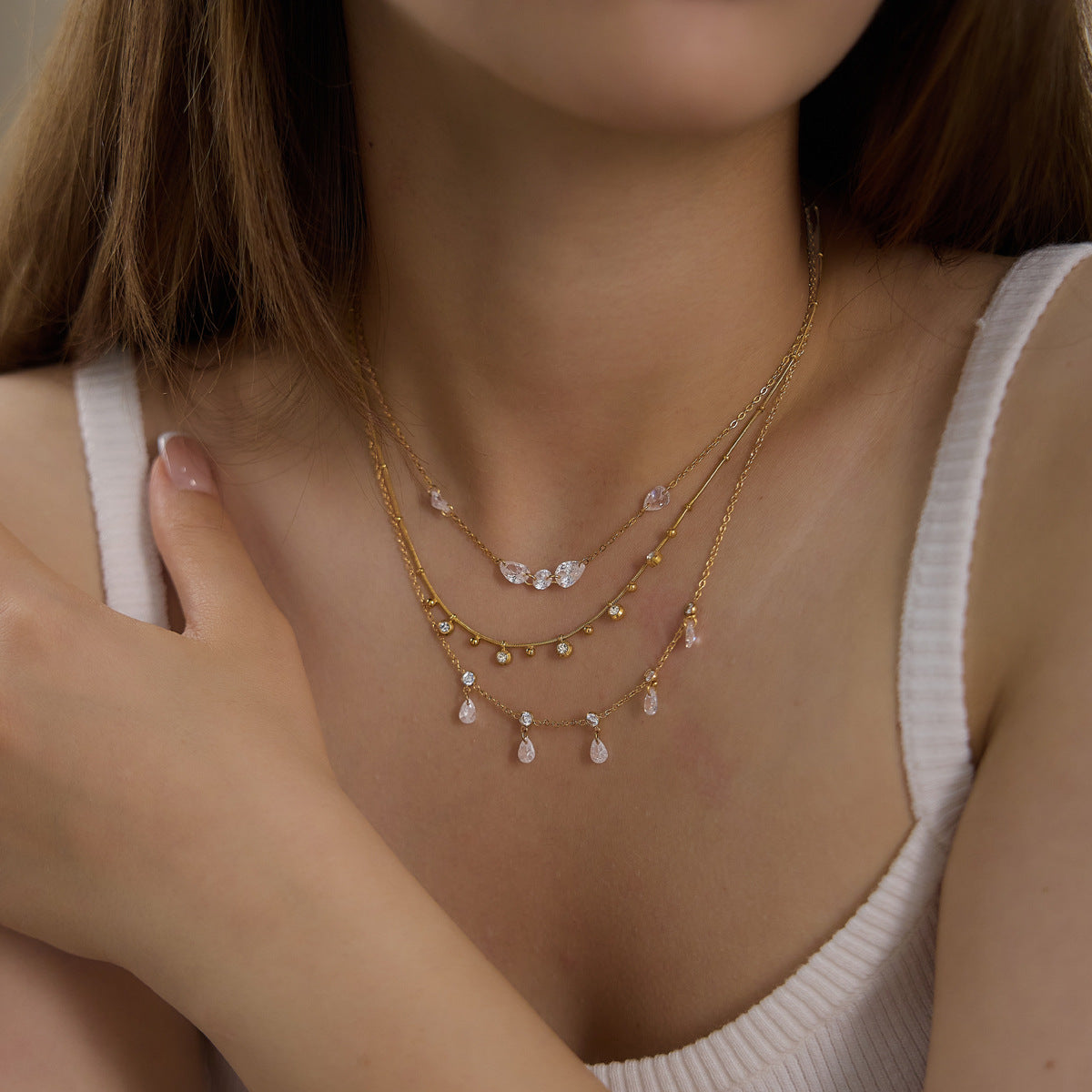 Damen Kette mit funkelnden Tropfenanhängern aus hypoallergenem Edelstahl Shop Nory