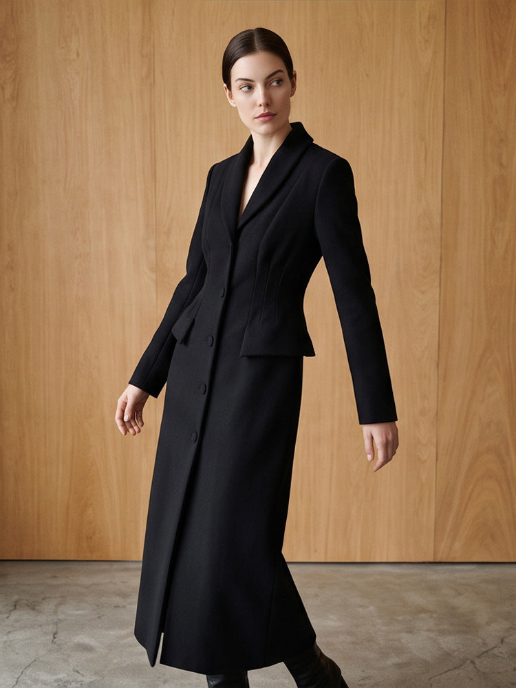 Damen Taillierter Longcoat mit Schalkragen und figurformenden Abnähern Shop Nory