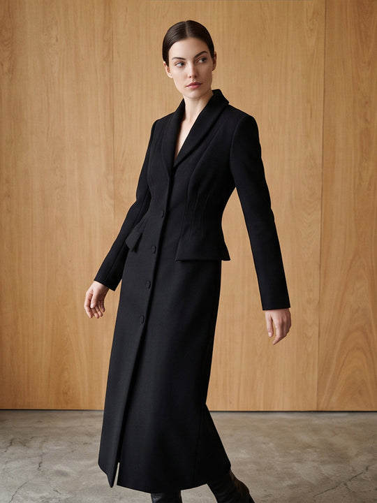 Damen Taillierter Longcoat mit Schalkragen und figurformenden Abnähern Shop Nory
