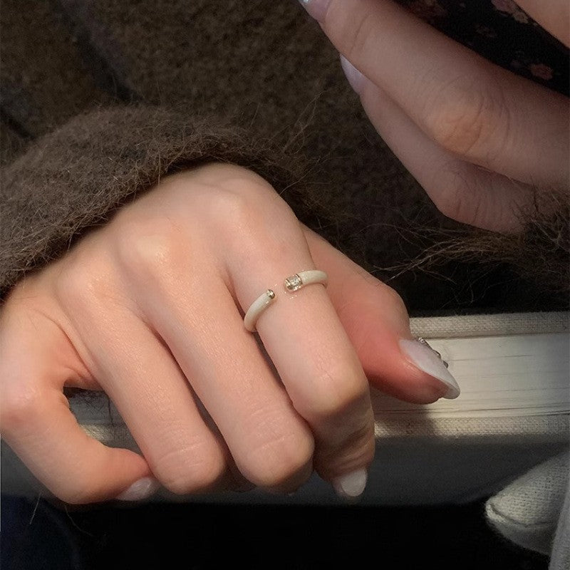 Damen Ring mit elegantem Design und funkelndem Zirkon Shop Nory