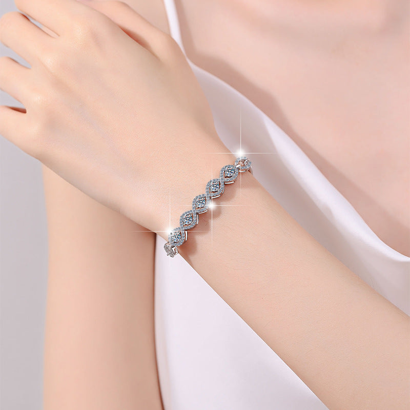 Damenarmband mit funkelnden Zirkonia und elegantem Design Shop Nory