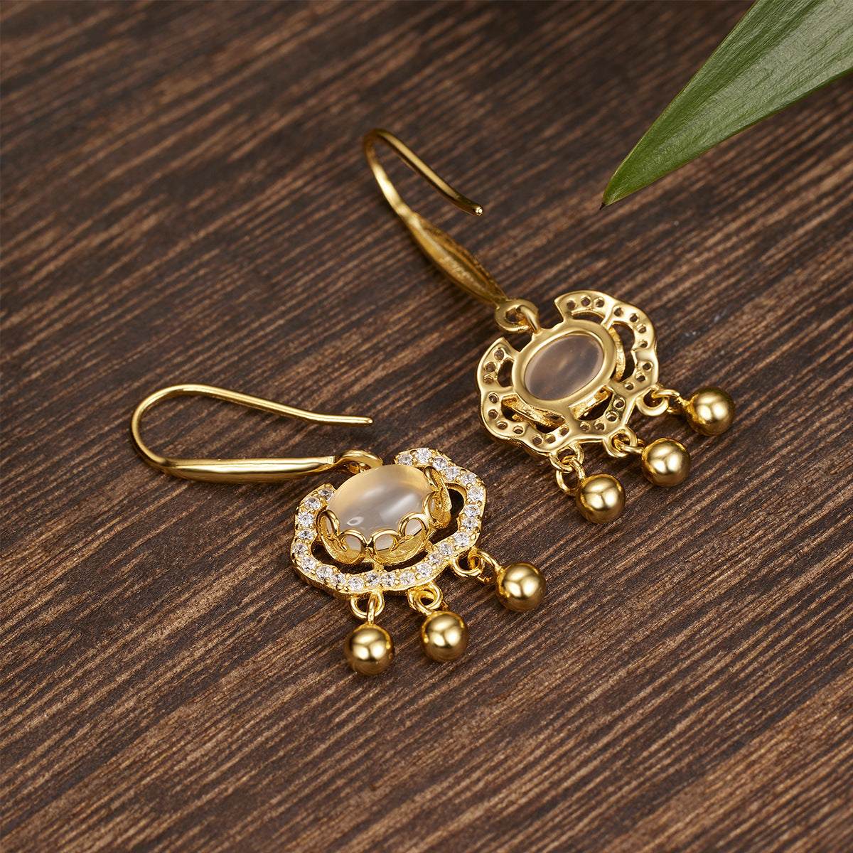 Damen Ohrhänger mit eleganten Perlenakzenten und funkelnden Zirkonia Shop Nory