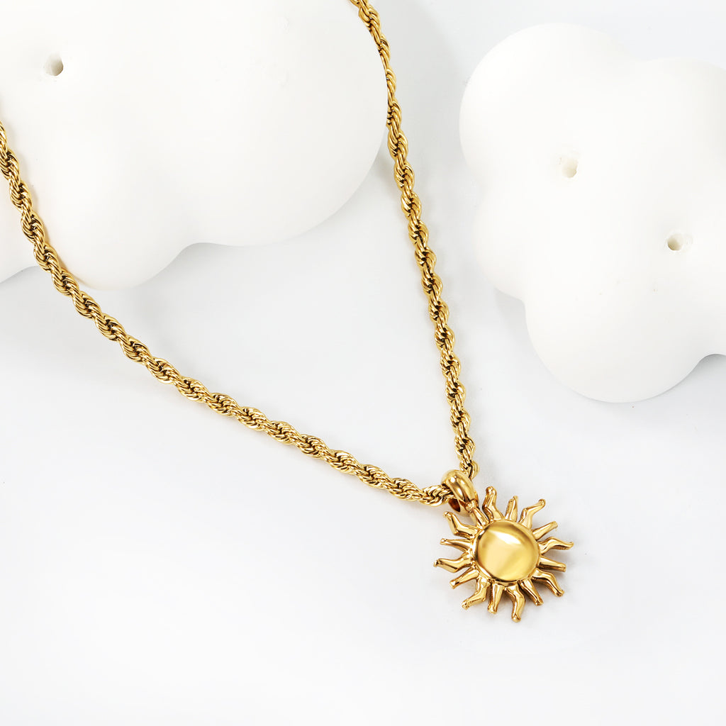 Damen Halskette mit kunstvollem Sonnensymbol-Ahnen und verstellbarem Kettendesign Shop Nory