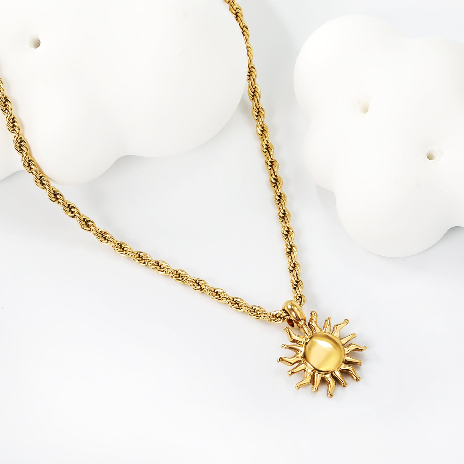 Damen Halskette mit kunstvollem Sonnensymbol-Ahnen und verstellbarem Kettendesign Shop Nory
