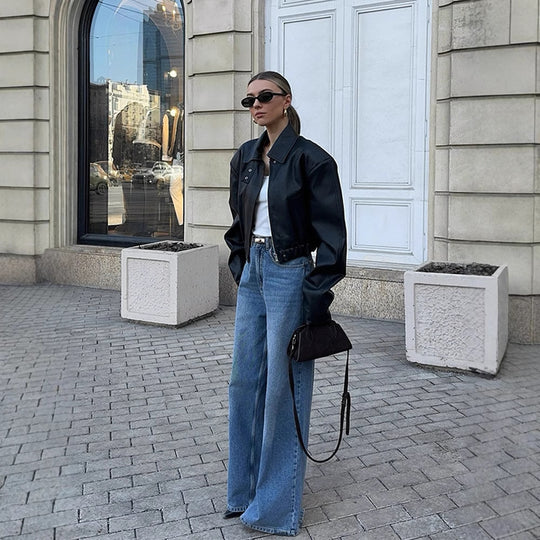 Damen Kurzgeschnittene Oversize-Lederjacke mit Hemdkragen, Cropped‑Silhouette und extraweiten Ärmeln Shop Nory