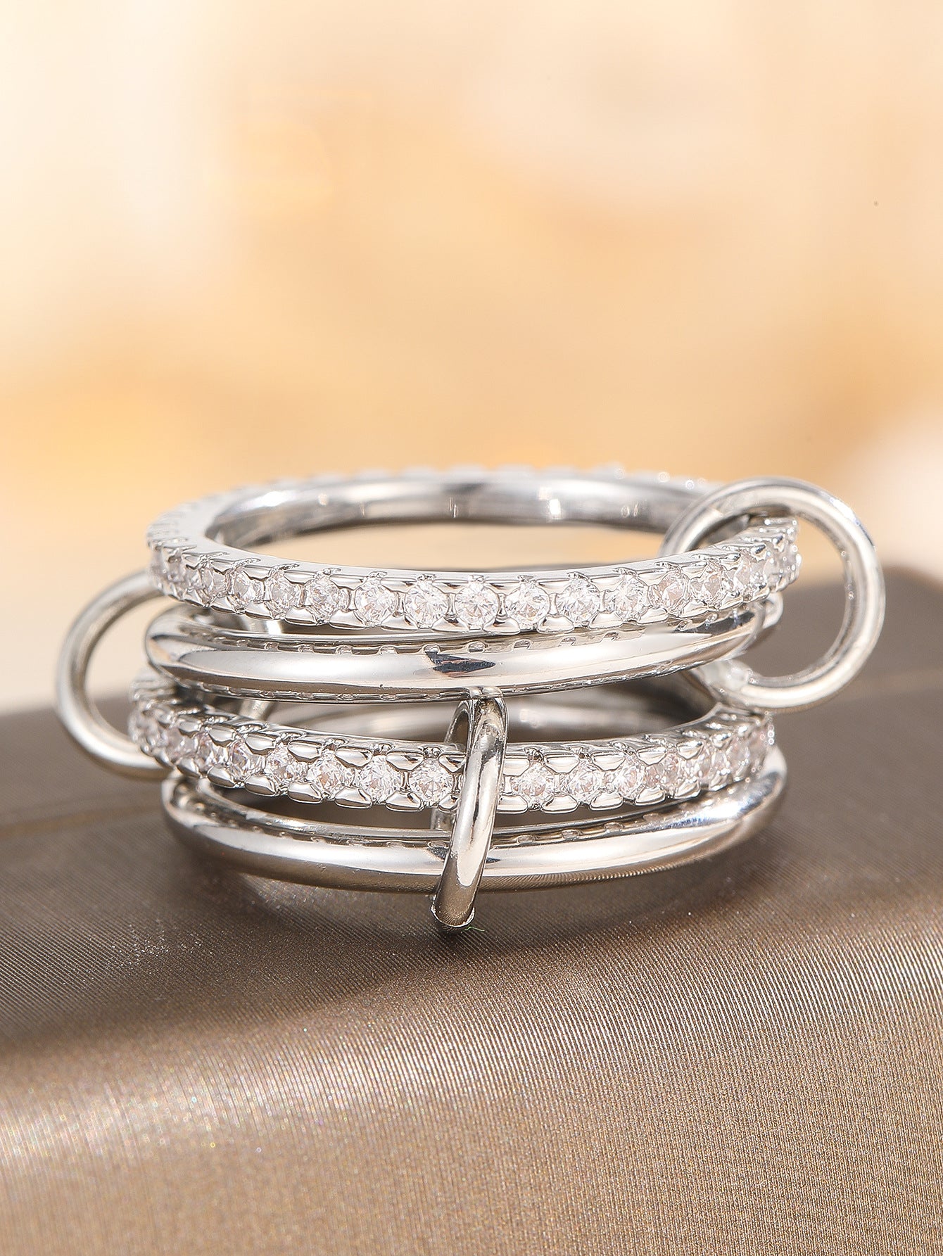 Damen Zierlicher und eleganter Ring mit Zirkonia-Verzierung Shop Nory