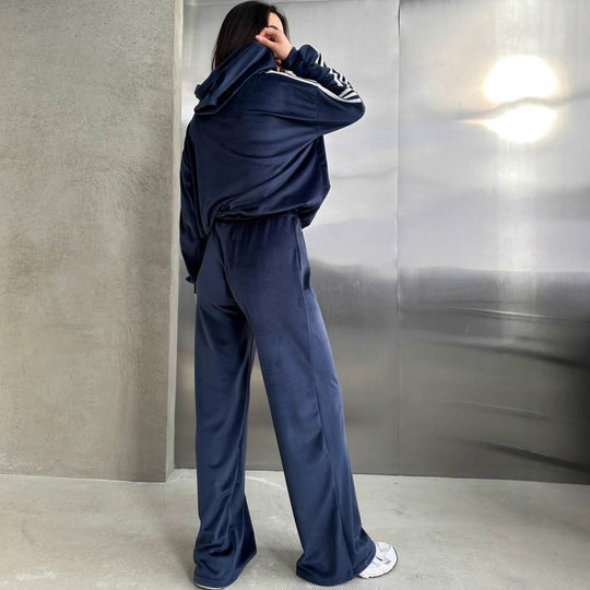Damen Velours-Zweiteiler mit Cropped-Kapuzenpullover, sportiven Ärmeln und weiter Palazzo-Hose Shop Nory