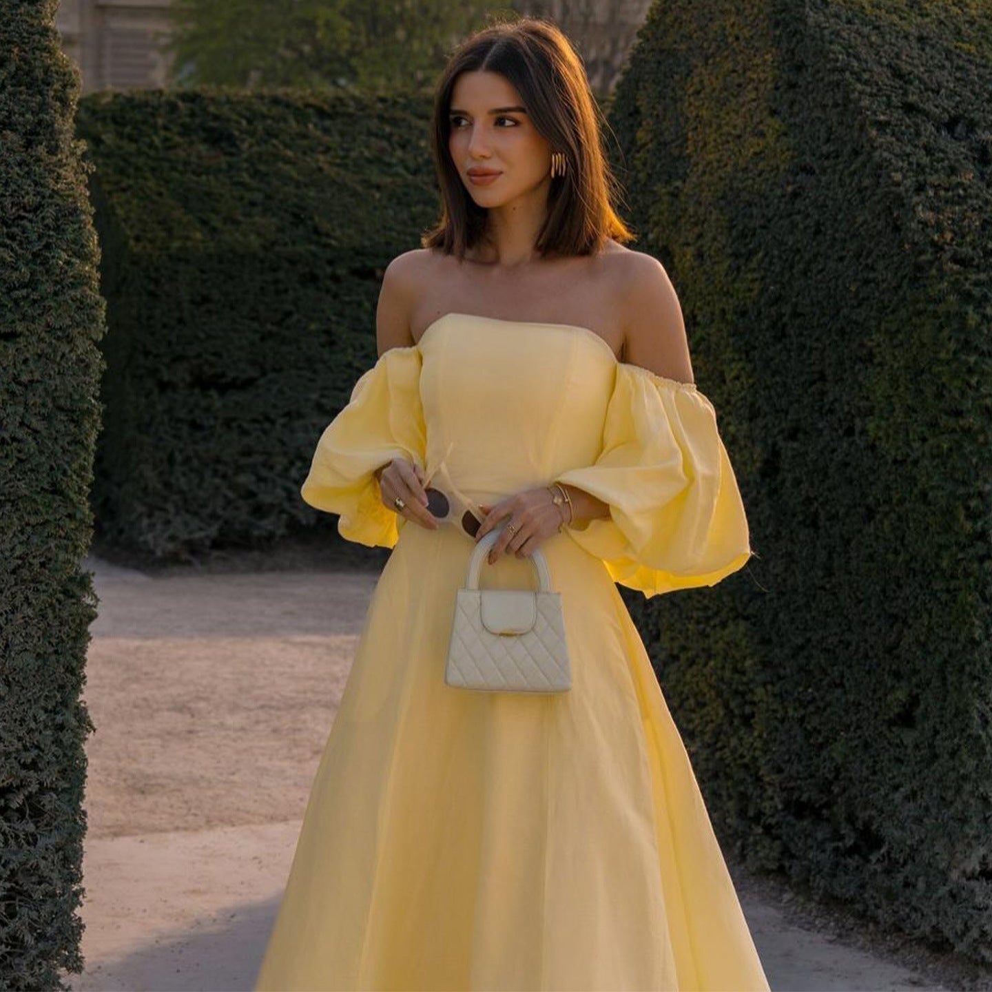 Damen Off-Shoulder Maxikleid mit voluminösen Ärmeln und elegantem Schnitt Shopnory