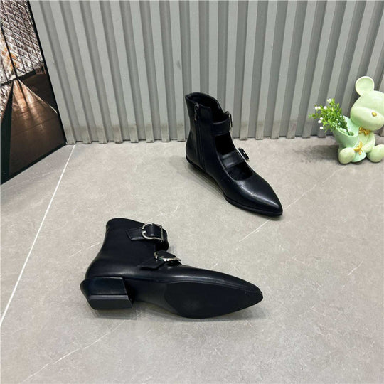 Damen Spitz zulaufende Ankle-Boots mit Doppelriemen, Schnallen und niedrigem Blockabsatz Shop Nory