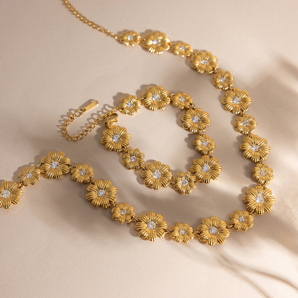 Damen Halskette mit floralem Design und funkelnden Zirkonia Shop Nory