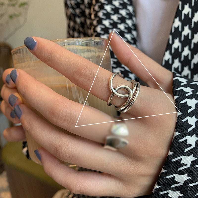 Damenring mit geometrischem Design und hochwertiger Oberfläche Shop Nory