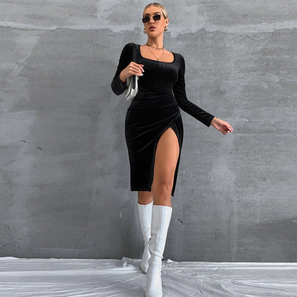 Damen Samt-Midikleid mit quadratischem Ausschnitt, taillierter Raffung und hohem Seitenschlitz Shop Nory