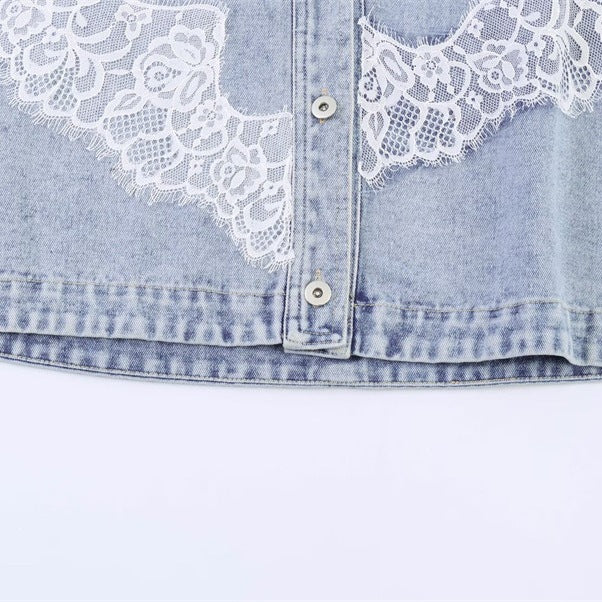 Damen verkürzte Jeansjacke mit Spitzenbesatz und überschnittener Schulter Shop Nory