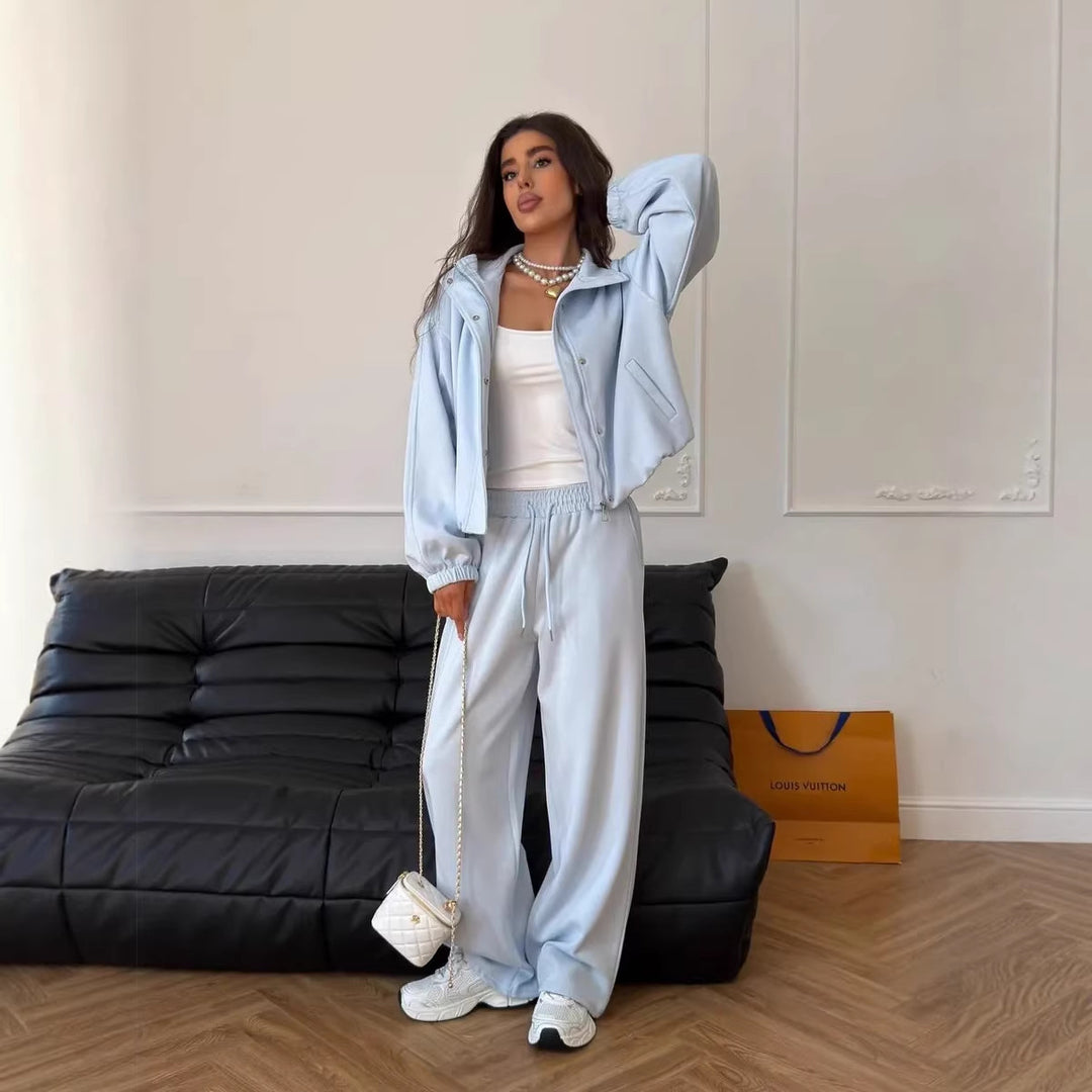Damen gekürztes Reißverschluss-Hoodie mit Stehkragen und hochgeschnittener Kordel-Jogginghose Shop Nory