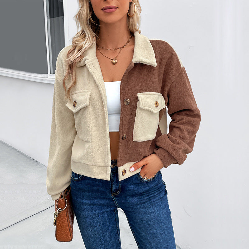 Damen Gekürzte Teddyjacke mit farbblockierten Ärmeln und Brusttaschen Shop Nory