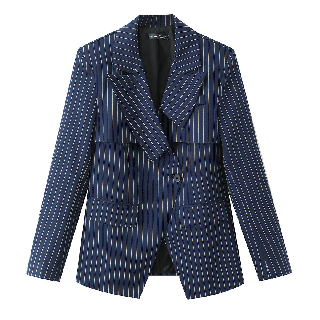 Damen Taillierter Nadelstreifen-Blazer mit asymmetrischem Revers und Pattentaschen Shop Nory