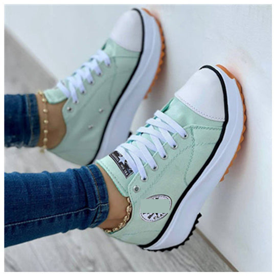 Damen Plateau-Canvas-Sneaker mit profilierter Gummilaufsohle und gepolstertem Komfortfußbett Shop Nory