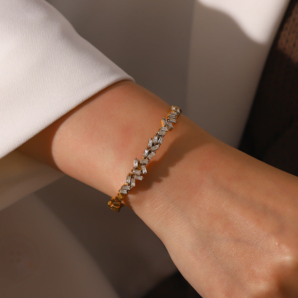 Damen Offenes Armband aus hochwertigem Edelstahl mit elegantem Design Shop Nory