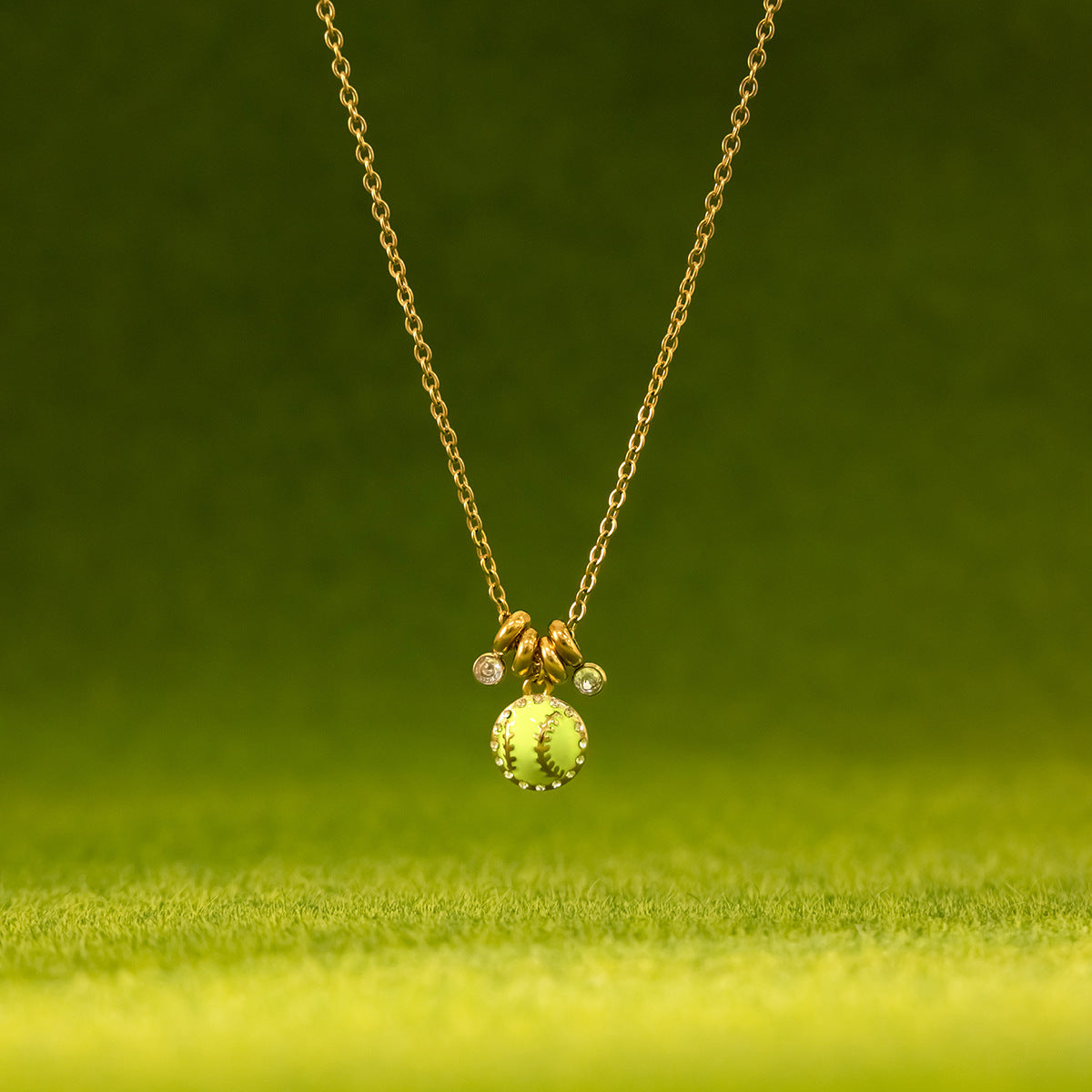 Damen Halskette mit funkelndem Anhänger und verstellbarem Edelstahlverschluss Shop Nory