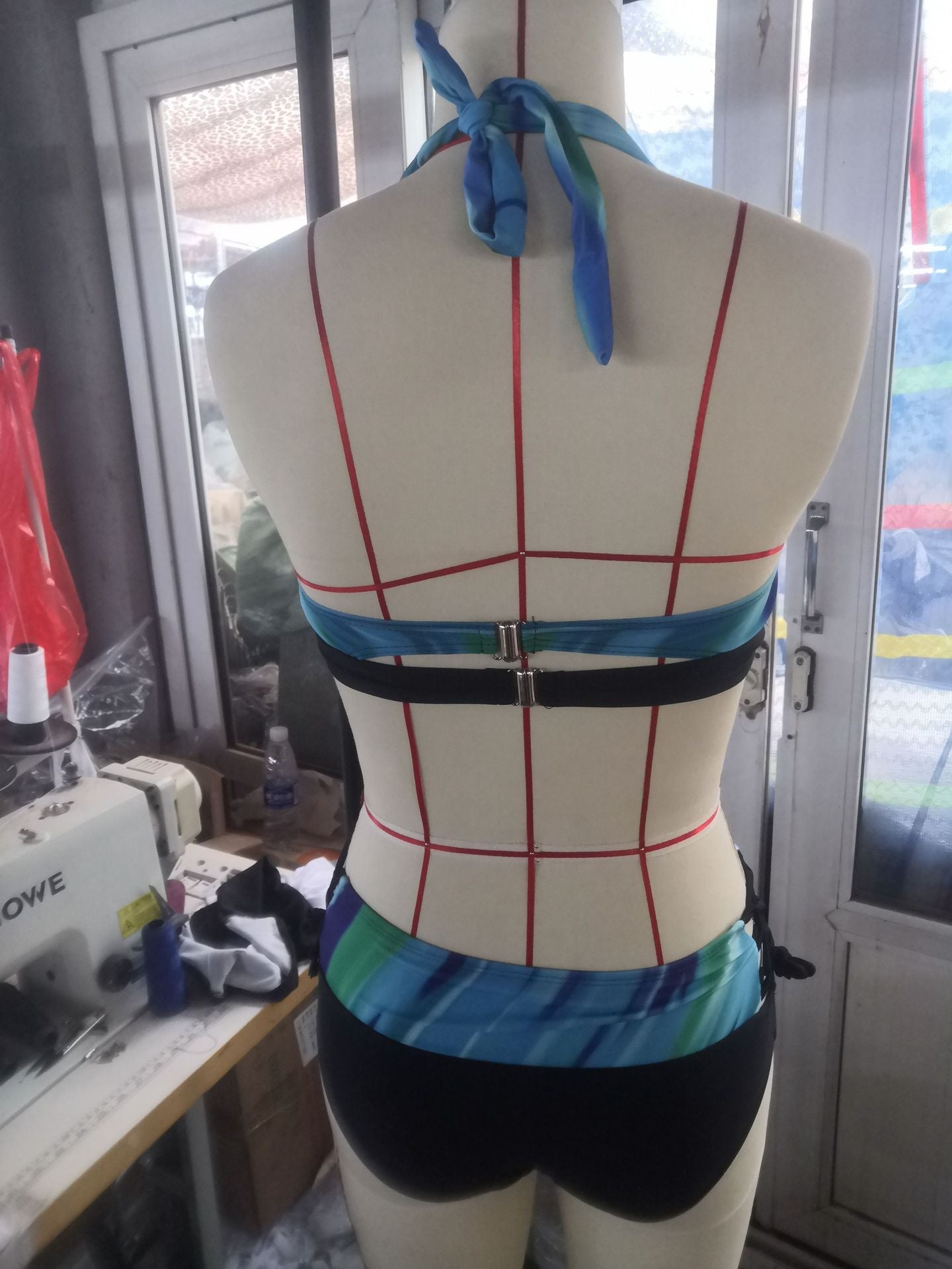 Damen Sportliches Bikini-Set mit verstellbaren Trägern und modischem Farbdesign
