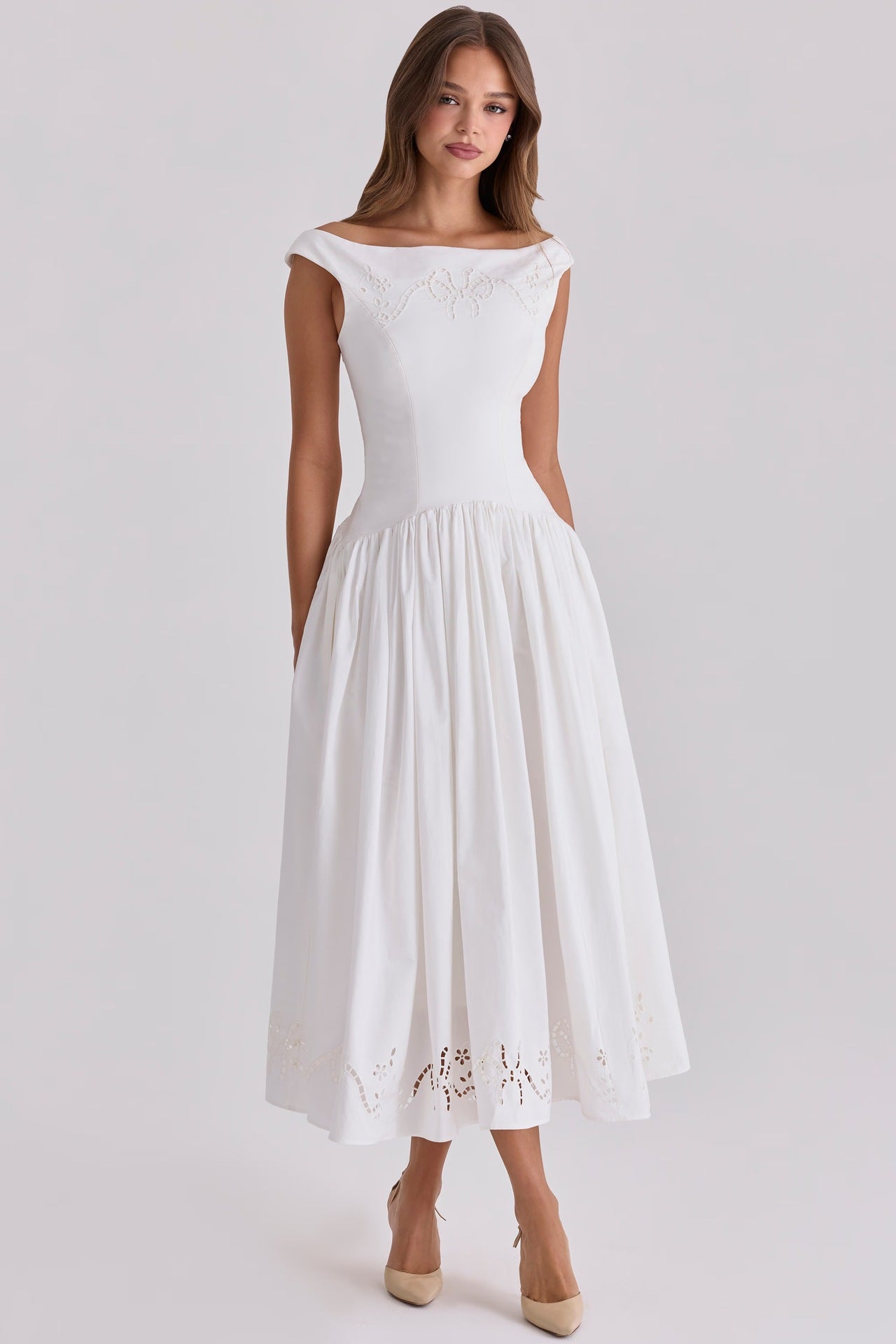 Damen Elegantes Midi-Kleid mit incisierten Details Shopnory