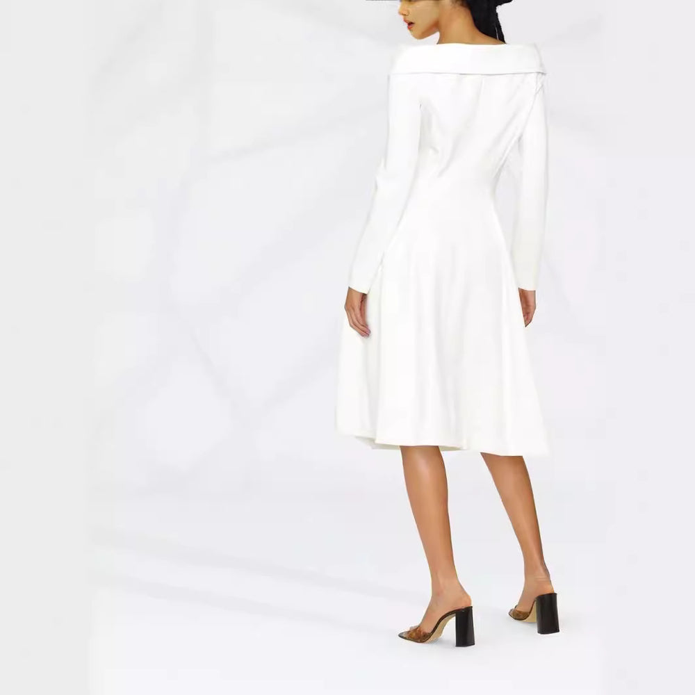 Damen Maxikleid im Mantel‑Look mit Carmenkragen und Doppelreihe Shop Nory