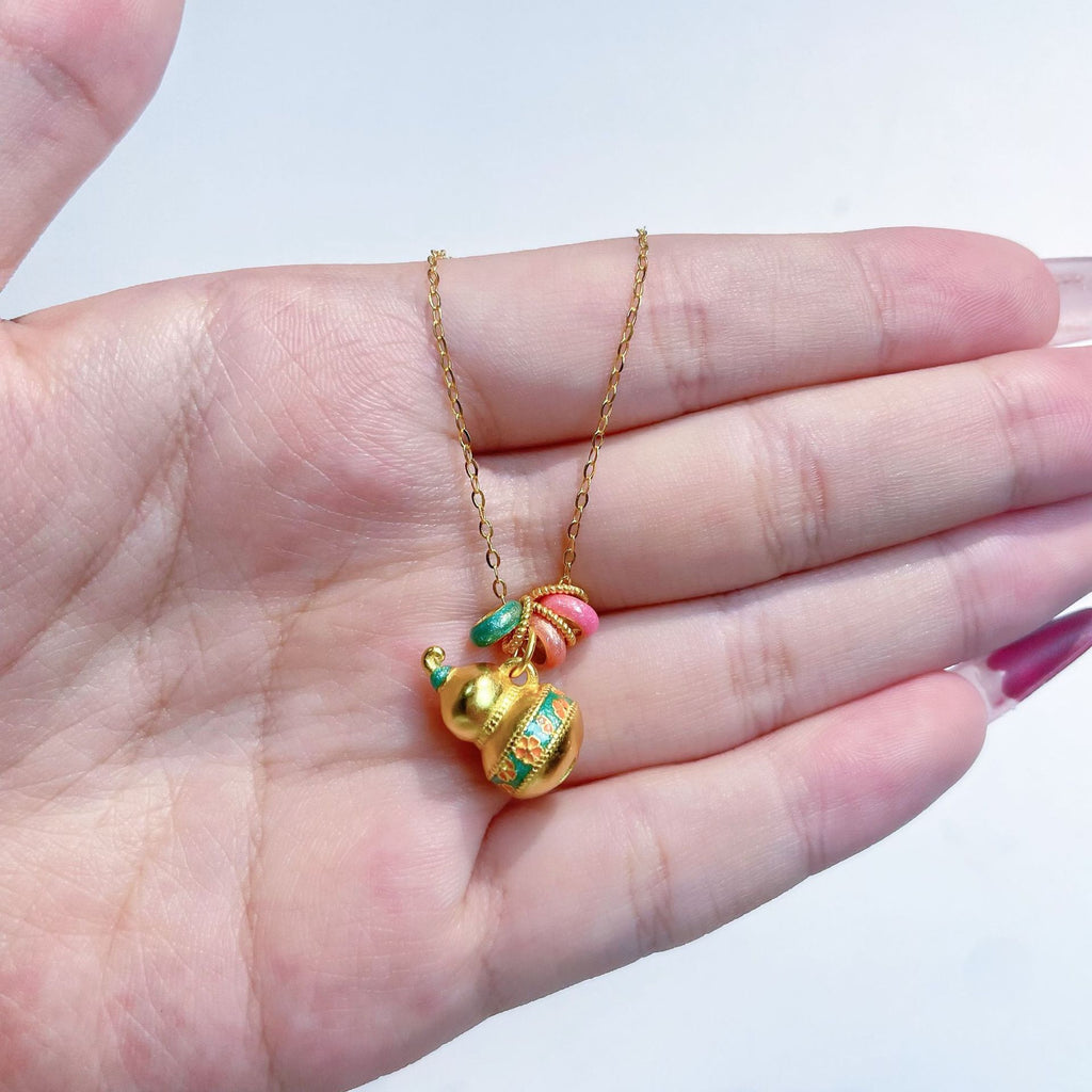 Damen auffällige Halskette mit kunstvollem Glöckchen-Anhänger und bunten Akzenten Shop Nory