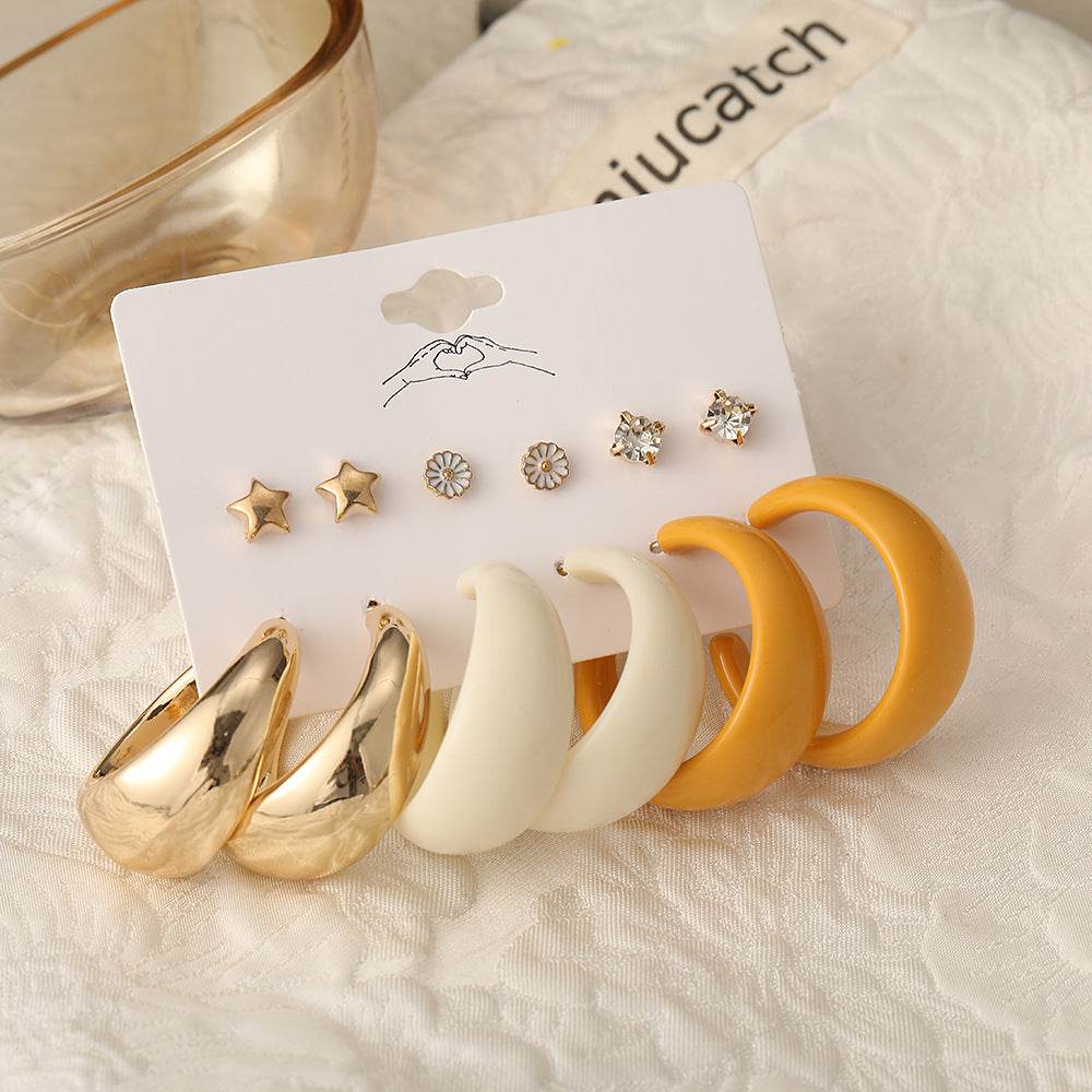 Damen Ohrstecker-Set mit verschiedenen stilvollen Designs und funkelnden Akzenten Shop Nory