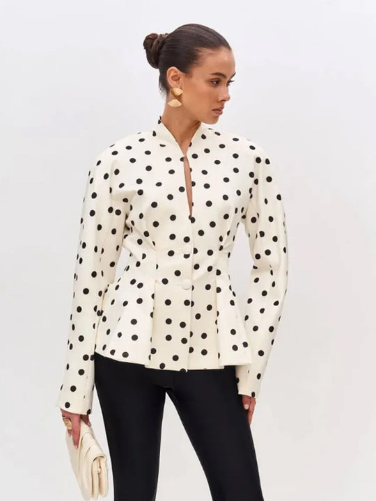 Damen Gepunktete taillierte Schößchen-Bluse mit Stehkragen und verdeckter Knopfleiste Shop Nory