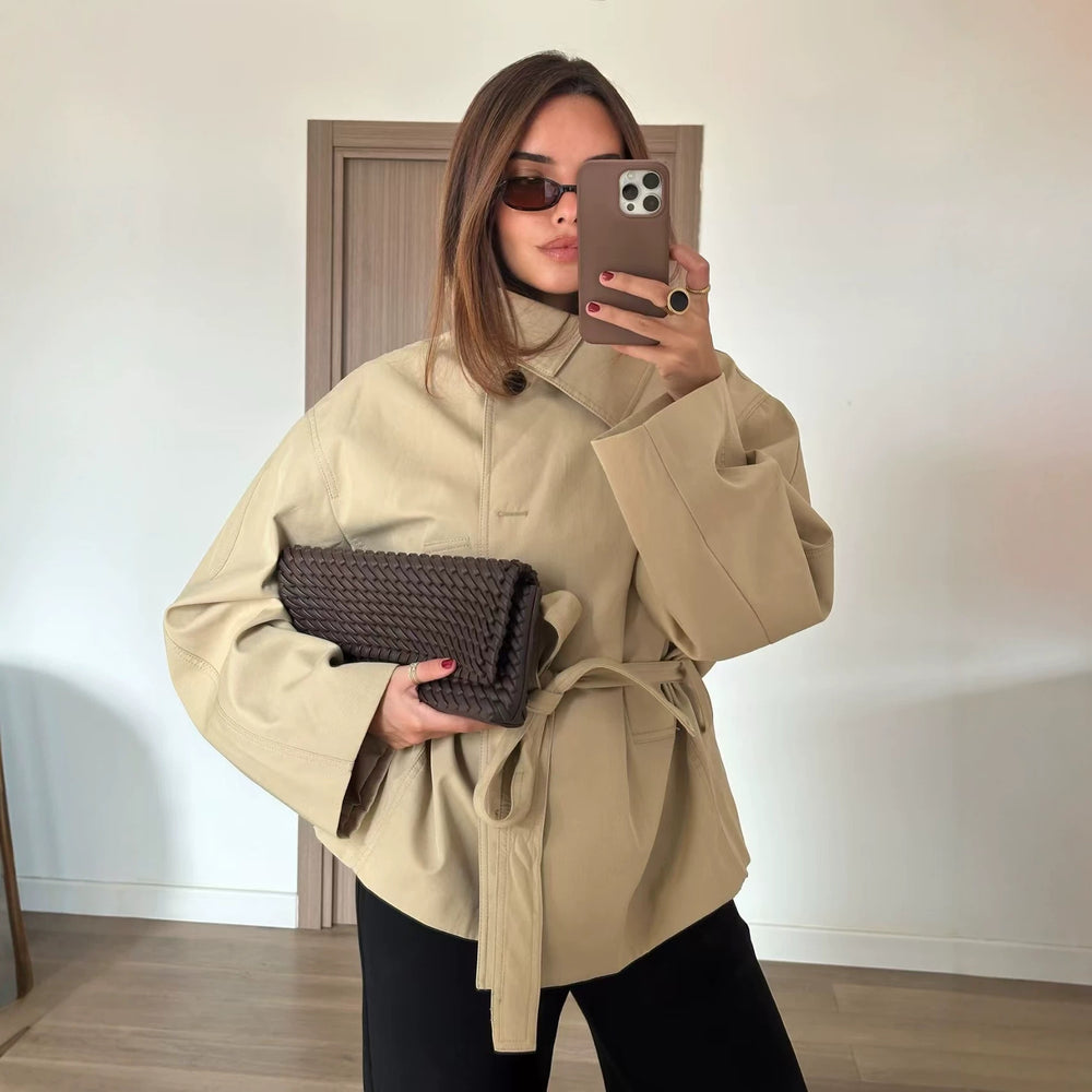 Damen Kurzjacke mit Taillengürtel, boxy Schnitt und breitem Hemdkragen Shop Nory