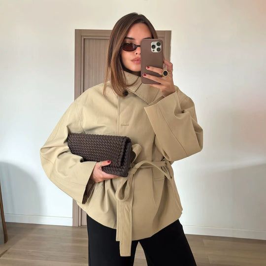 Damen Kurzjacke mit Taillengürtel, boxy Schnitt und breitem Hemdkragen Shop Nory