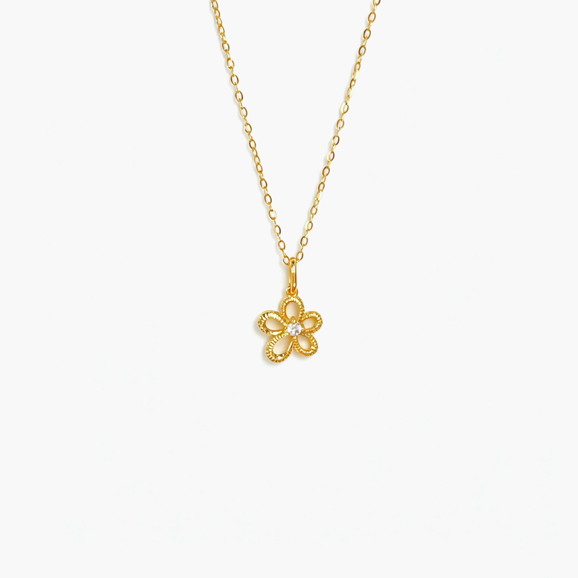 Damen zarte Halskette mit floralem Anhänger und funkelnden Kristallakzenten Shop Nory