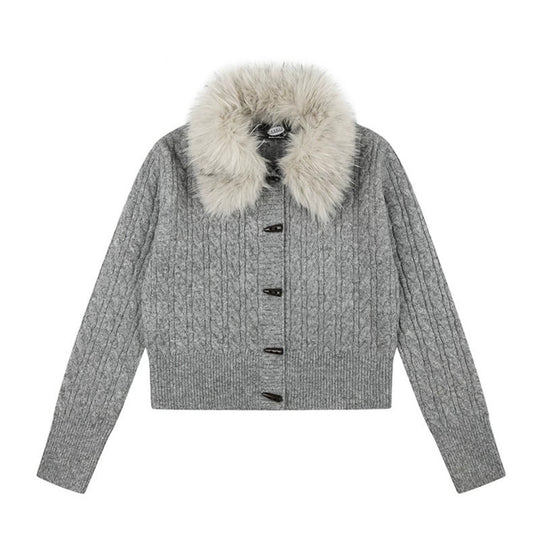 Damen Kurze Zopfmuster-Strickjacke mit abnehmbarem Kunstpelzkragen und Knebelknopfverschluss Shop Nory