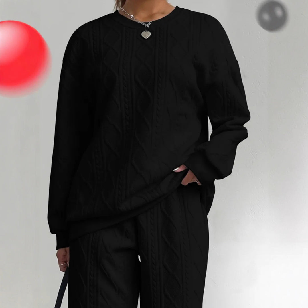 Damen gestricktes Cable-Lounge-Set mit weichem Rundhalspullover und hochgeschnittener weiter Hose Shop Nory